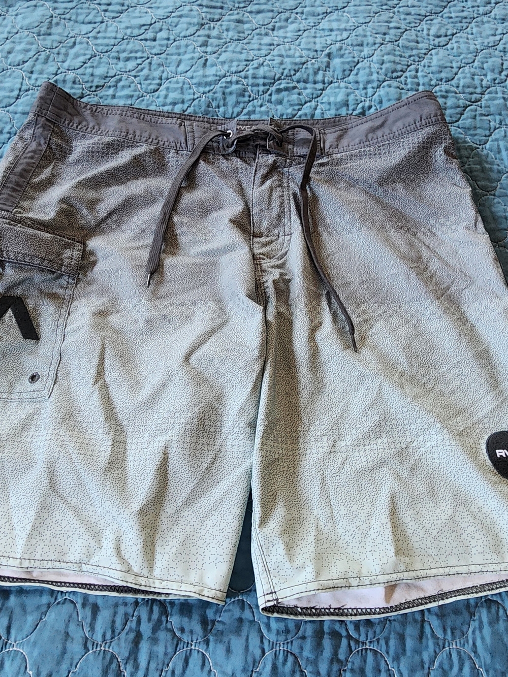 RVCA Men's Gray Ombre Swim Trunks Size 34